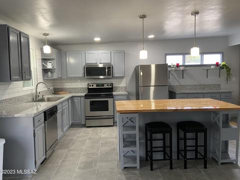 9412 E Deer Trail Pl, Tucson, AZ 85710