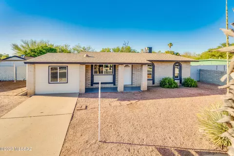 3242 W Shumaker Dr, Tucson, AZ 85741
