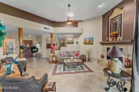 901 E Sylvester Spring Pl, Green Valley, AZ 85614