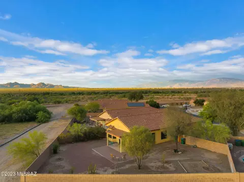 9837 N Long Creek Dr, Tucson, AZ 85743