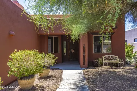 2060 S Triangle X Ln, Tucson, AZ 85713
