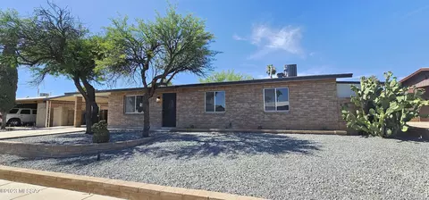 8441 E Pomegranate St, Tucson, AZ 85730