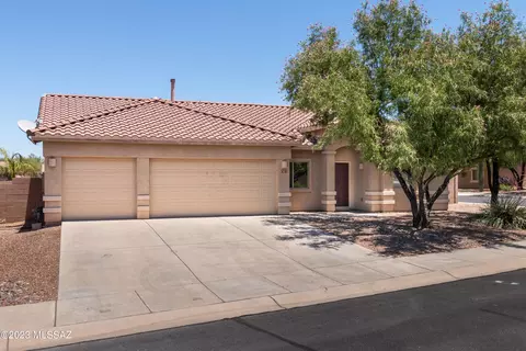 7674 W Innutian Ct, Tucson, AZ 85743