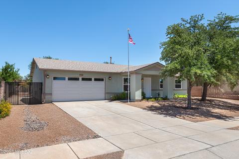 6872 N De Chelly Loop, Tucson, AZ 85741
