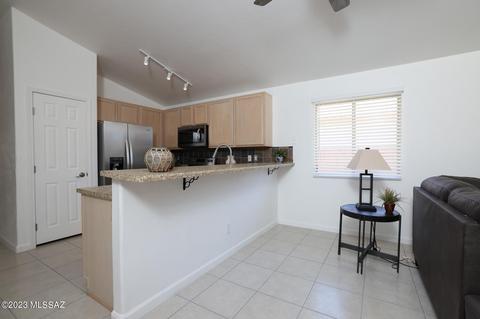 9478 E Pale Blue Topaz Ln, Tucson, AZ 85747 photo 10
