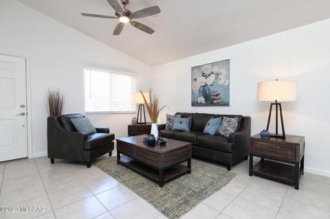 9478 E Pale Blue Topaz Ln, Tucson, AZ 85747 photo 5