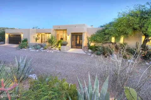6870 N Solaz Cuarto, Tucson, AZ 85718