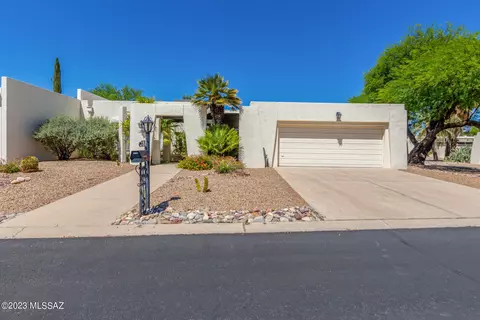 6878 E Calle Cerca, Tucson, AZ 85715