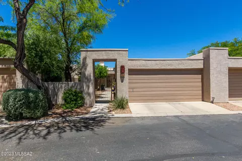 3505 N Oakbury Cir, Tucson, AZ 85712