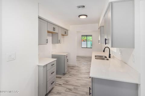 6241 E 28th St, Tucson, AZ 85711 photo 14