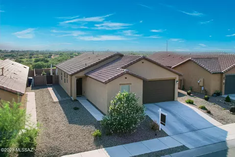 8704 E Stone Meadow Cir, Tucson, AZ 85730
