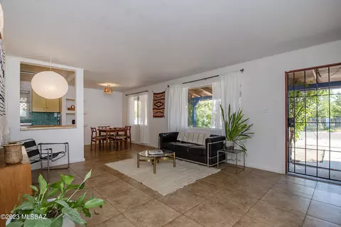 718 E Knox Dr, Tucson, AZ 85719 photo 7