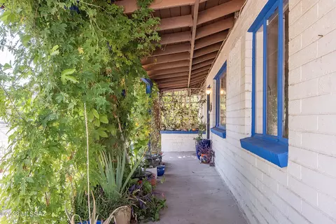 718 E Knox Dr, Tucson, AZ 85719 photo 4