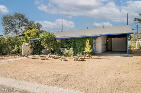 718 E Knox Dr, Tucson, AZ 85719 photo 2