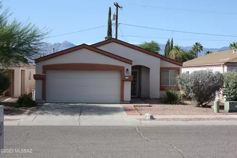 7465 E Cross Ridge Pl, Tucson, AZ 85710
