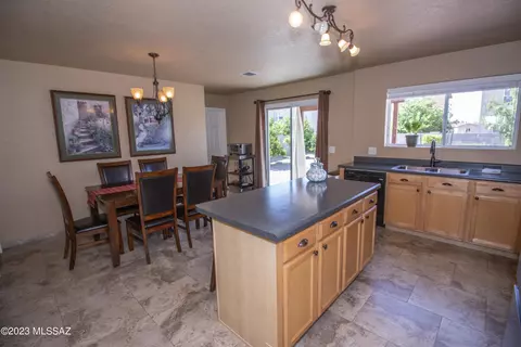 1575 E Los Cabos Pl, Tucson, AZ 85706