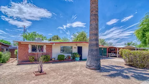 1437 W La Pasadita St, Tucson, AZ 85705