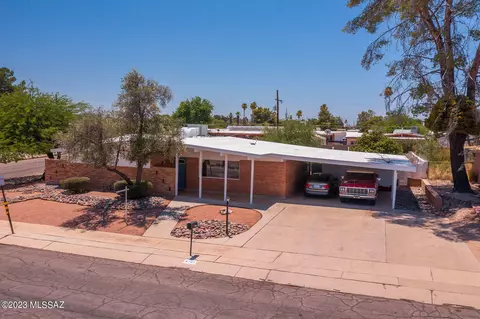8742 E Vicksburg St, Tucson, AZ 85710