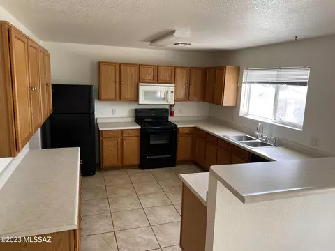 3755 W Exton Ln, Tucson, AZ 85746 photo 7