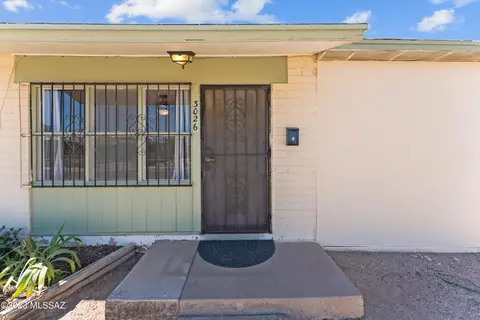 3026 E Norton Vis, Tucson, AZ 85713