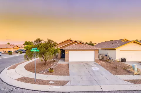 9414 E Lochnay Ln, Tucson, AZ 85747