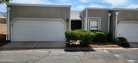 6364 N Willowbrook Dr, Tucson, AZ 85704