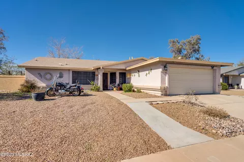 1576 W Highsmith Dr, Tucson, AZ 85746