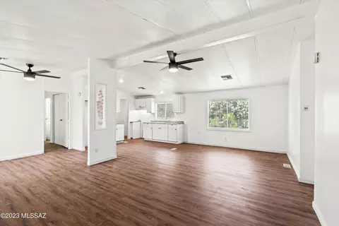 15770 N Oracle Rd #C9, Tucson, AZ 85739