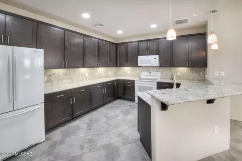 2951 W Stepping Stone Ct, Tucson, AZ 85741