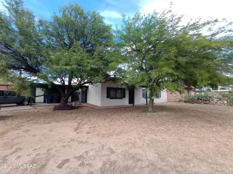 6725 Escalante Rd, Tucson, AZ 85730