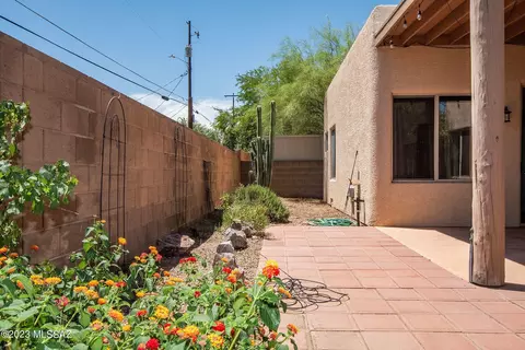 1544 E Painted Colt Loop, Tucson, AZ 85719 photo 23