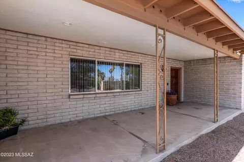 9328 E Deer Trl, Tucson, AZ 85710 photo 3