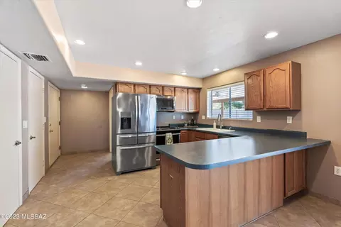 9328 E Deer Trl, Tucson, AZ 85710 photo 9