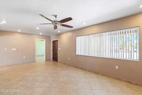 9328 E Deer Trl, Tucson, AZ 85710 photo 6