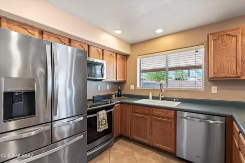 9328 E Deer Trl, Tucson, AZ 85710 photo 10