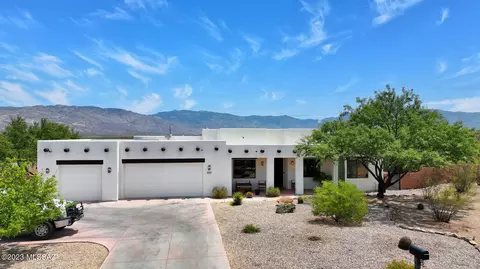 8995 S Lanai Ln, Vail, AZ 85641