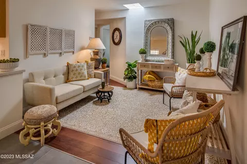186 W Calle Del Ano, Green Valley, AZ 85614