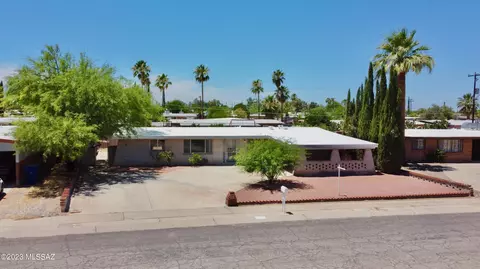 7548 E 33rd St, Tucson, AZ 85710