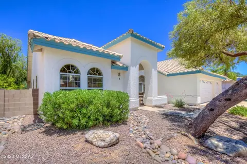 1452 W Sunridge Dr, Tucson, AZ 85704