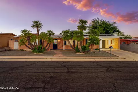 2526 W Calle Tonala, Tucson, AZ 85745