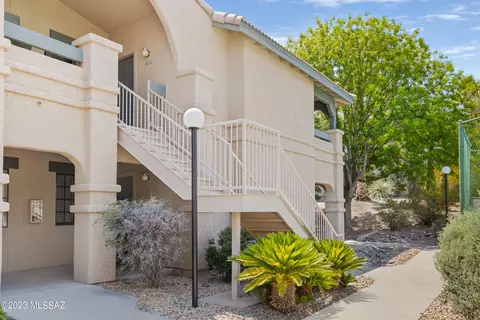 101 S Players Club Dr #8102, Tucson, AZ 85745