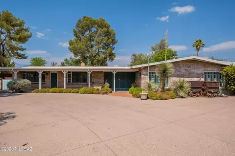 2530 N Santa Lucia Dr, Tucson, AZ 85715