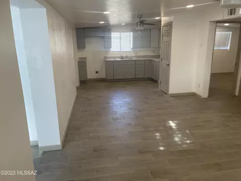5225 S Hampton Roads Dr, Tucson, AZ 85706 photo 3