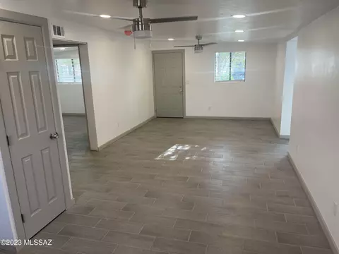 5225 S Hampton Roads Dr, Tucson, AZ 85706 photo 2