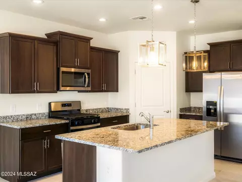 6609 E Paseo De Sambuca, Tucson, AZ 85756