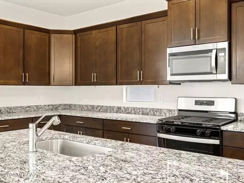 Kitchen - 12537 E Caden Dr, Vail, AZ 85641 photo 5 of 9