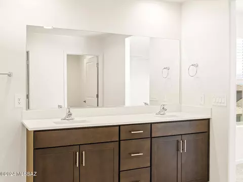 Bath - 12537 E Caden Dr, Vail, AZ 85641 photo 8 of 10