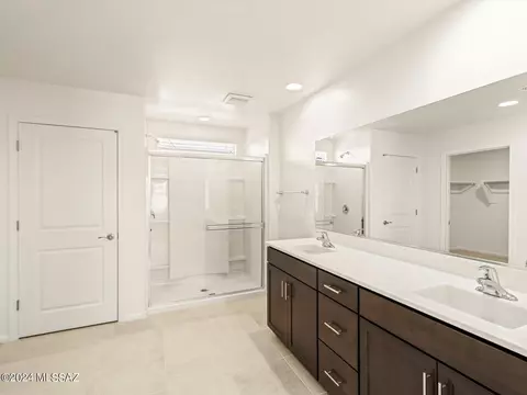 Bath - 12537 E Caden Dr, Vail, AZ 85641 photo 6 of 10