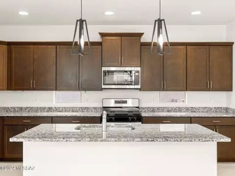 Kitchen - 12537 E Caden Dr, Vail, AZ 85641 photo 2 of 9