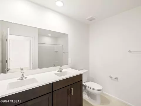 Bath - 12537 E Caden Dr, Vail, AZ 85641 photo 4 of 10